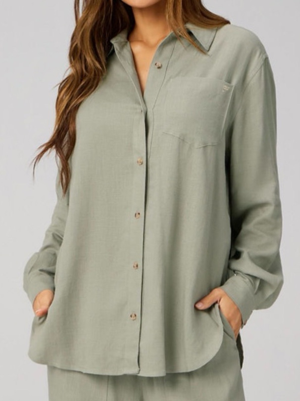 Fabletics Lifestyle Linen Oversized Button Up Shirt Size Small in Seagrass. NWT